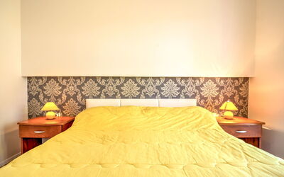 Accommodation:&nbsp;File 425.1