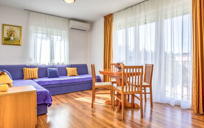 Accommodation:&nbsp;File 425.5