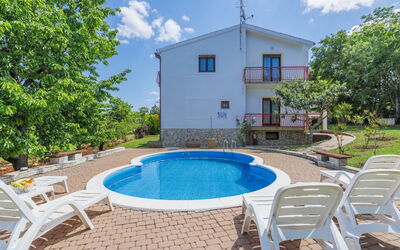 Accommodation:&nbsp;Ana 600.3