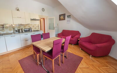 Accommodation:&nbsp;Najade 111.1