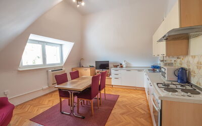 Accommodation:&nbsp;Najade 111.1