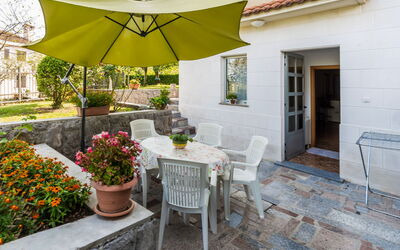 Accommodation:&nbsp;Kate 405.1