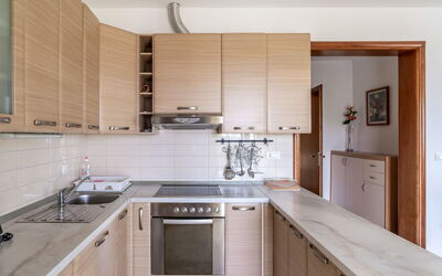 Accommodation:&nbsp;Kate 405.3