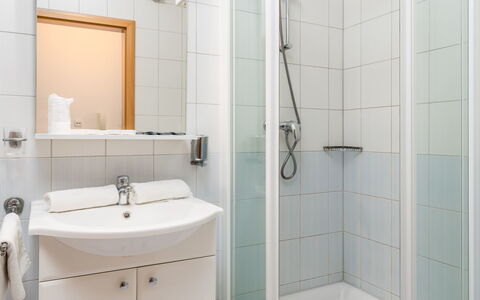 Rab Rab 310: Bathroom, Property, Room, Tap, Tile, Plumbing Fixture, Bathroom Accessory, Wall, Interior Design, Architecture
