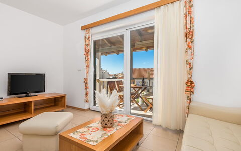 Rab Rab 316: Room, Property, Furniture, Interior Design, Building, Real Estate, Suite, House, Table, Bedroom