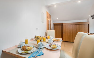Accommodation:&nbsp;Mare 9 620.9