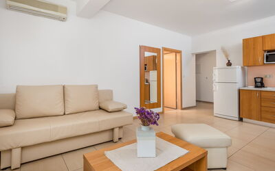 Accommodation:&nbsp;Mare 7 620.7