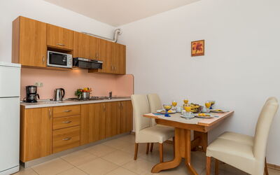 Accommodation:&nbsp;Mare 8 620.8