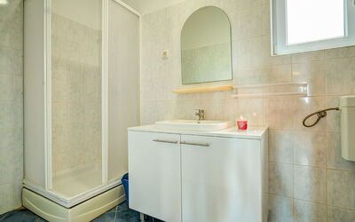 Accommodation:&nbsp;Melandura 110.5