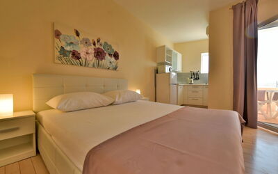 Accommodation:&nbsp;Melandura 110.2