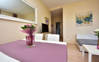 Accommodation:&nbsp;Melandura 110.1