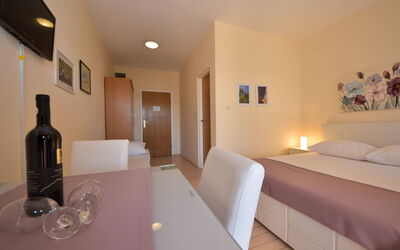 Accommodation:&nbsp;Melandura 110.2