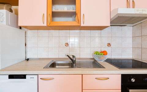 Accommodation:&nbsp;Daria 3 100.3