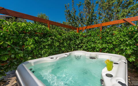 Milka: Water, Plant, Daytime, Property, Sky, Azure, Green, Swimming Pool, Grass