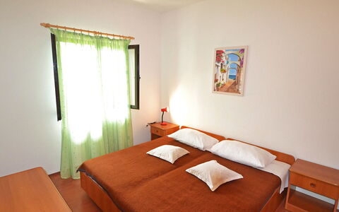 Luce: Bedroom, Room, Bed, Furniture, Property, Bed Sheet, Bed Frame, Interior Design, Bedding, Wall
