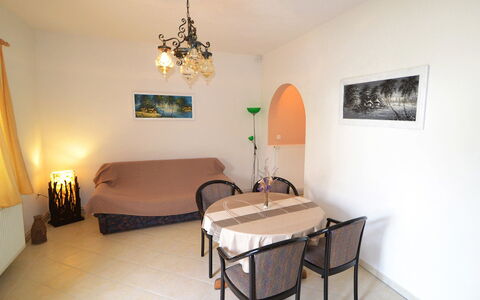 Luce: Room, Property, Furniture, Building, Interior Design, Real Estate, Floor, House, Table, Bed