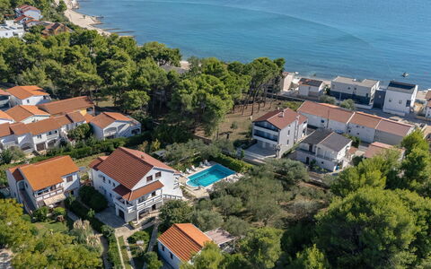 Luce: Residential Area, House, Home, Resort, Coast, Sea, Estate, Shore, Resort Town, Vacation