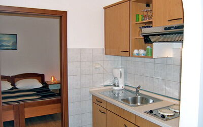 Accommodation:&nbsp;Ana 131.2