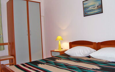 Accommodation:&nbsp;Ana 131.2