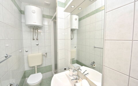 Vir 155: Bathroom, Property, Room, Plumbing Fixture, Tile, Architecture, Interior Design, Wall, Real Estate, Building