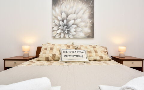 Vir 155: Bedroom, Room, Bed, White, Furniture, Wall, Property, Interior Design, Bed Frame, Nightstand