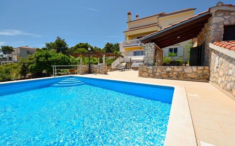 Cici: Water, Plant, Sky, Property, Building, Swimming Pool, Blue, Azure, Rectangle, House