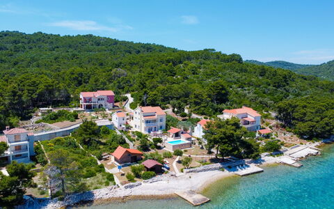 Cici: Water, Building, Sky, Azure, Natural Landscape, Seaside Resort, Tree, Cloud, Coastal And Oceanic Landforms, Leisure