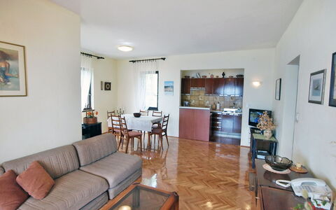 Mirta: Room, Property, Living Room, Building, Furniture, Real Estate, Interior Design, House, Floor, Home