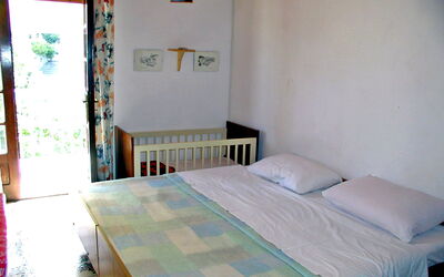Zdenko 130.4: Bedroom, Room, Bed, Furniture, Property, Bed Sheet, Interior Design, Bed Frame, Building, House