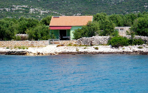 Rudi: Water, Water Resources, Plant, Building, Natural Landscape, Mountain, Lake, Coastal And Oceanic Landforms, Tree, Watercourse