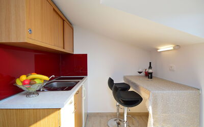 Accommodation:&nbsp;Rina 120.5