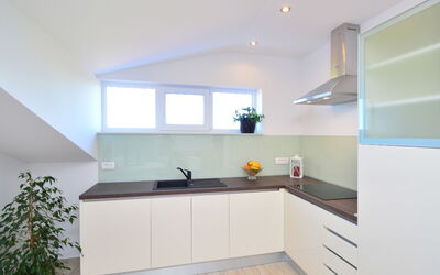 Accommodation:&nbsp;Rina 120.3