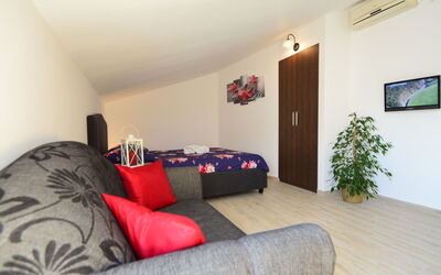 Accommodation:&nbsp;Rina 120.5