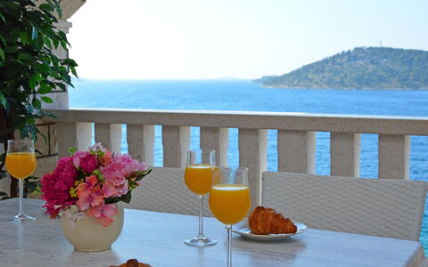 Accommodation:&nbsp;Marina 510.3