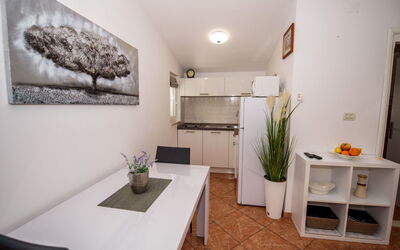 Accommodation:&nbsp;Marina 510.5