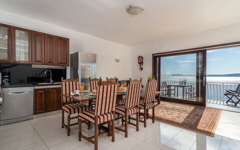 Accommodation:&nbsp;Villa Pinia 320.4