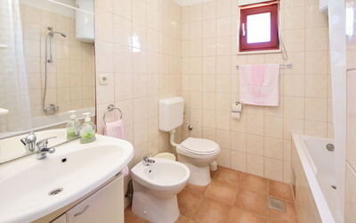 Accommodation:&nbsp;Lucija 340.2