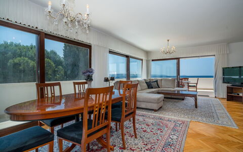 Bila Kuća: Room, Furniture, Property, Real Estate, Interior Design, Building, Table, Floor, Dining Room, House