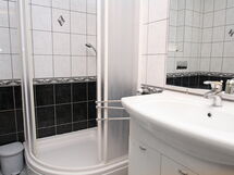 Accommodation:&nbsp;Inoma 100.2