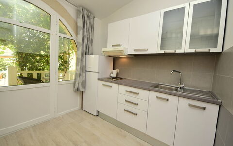 Accommodation:&nbsp;Moreška 100.2