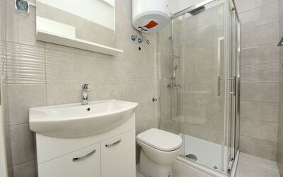 Accommodation:&nbsp;Moreška 100.2