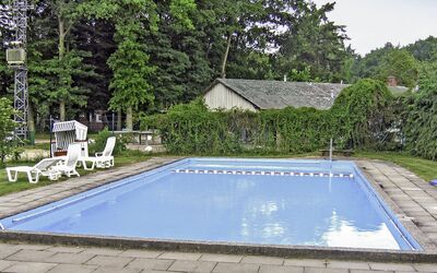 Hechthausen 100: Water, Property, Plant, Swimming Pool, Azure, Rectangle, Grass, Shade, Land Lot, Building
