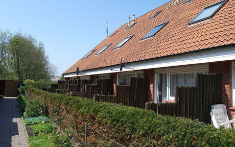 Müter: Property, House, Building, Home, Architecture, Real Estate, Residential Area, Roof, Cottage, Neighbourhood