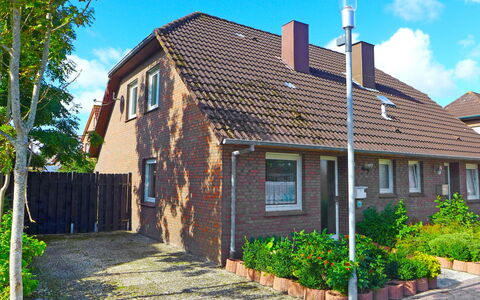 Strandwinkel: Plant, Sky, Building, Cloud, Property, Window, Door, House, Tree