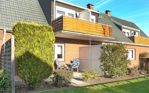 Norddeich 340: Plant, Sky, Building, Property, Window, House, Land Lot, Grass, Cottage, Tree