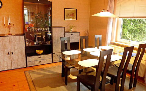 Natur Pur am Nordseedeich: Room, Dining Room, Furniture, Property, Table, Kitchen & Dining Room Table, Interior Design, Building, Floor, House