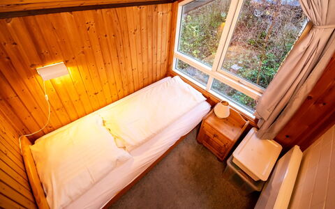 Haus am Wald: Window, Building, Plant, Wood, Tree, Interior Design, Floor, House, Vehicle, Hardwood