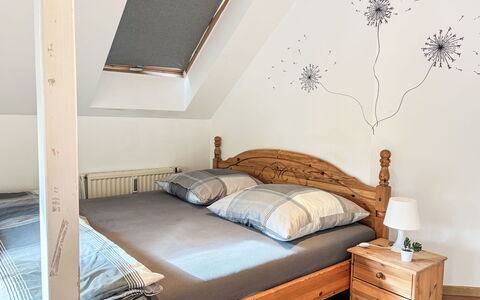Adenau 160: Bed, Furniture, Interior Design, Bedroom, Bedding, Bed Sheet, Floor, Flooring, Wood, Linens