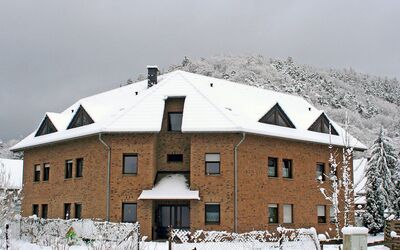 Adenau 160: Sky, Snow, Building, Property, Window, Plant, House, Cloud, Slope, Door