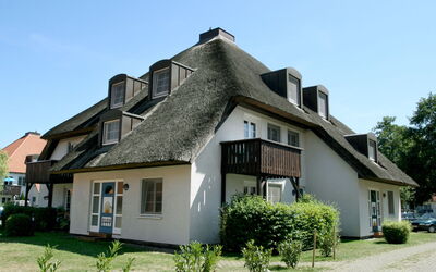 Ostseebad Prerow 200: Property, House, Home, Cottage, Building, Roof, Real Estate, Residential Area, Thatching, Farmhouse